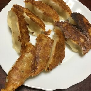 チルド品で　味付き焼き餃子